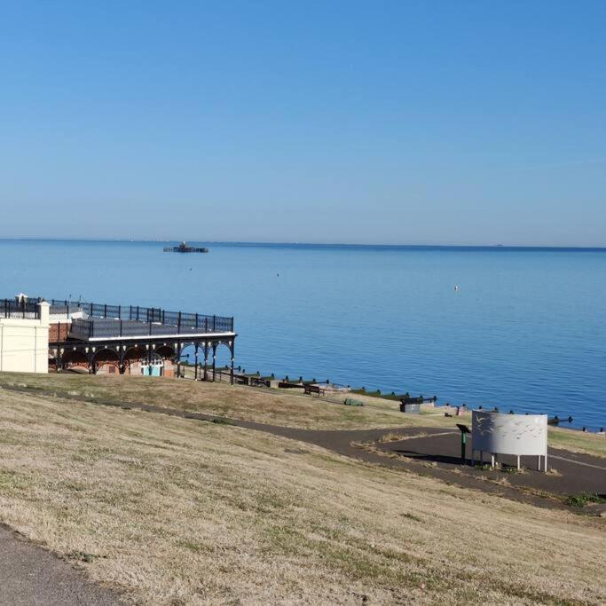 Escape To The Coast In A Luxurious Private Apartment Herne Bay Eksteriør billede