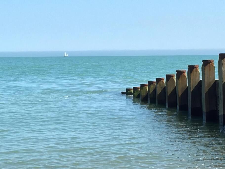 Escape To The Coast In A Luxurious Private Apartment Herne Bay Eksteriør billede
